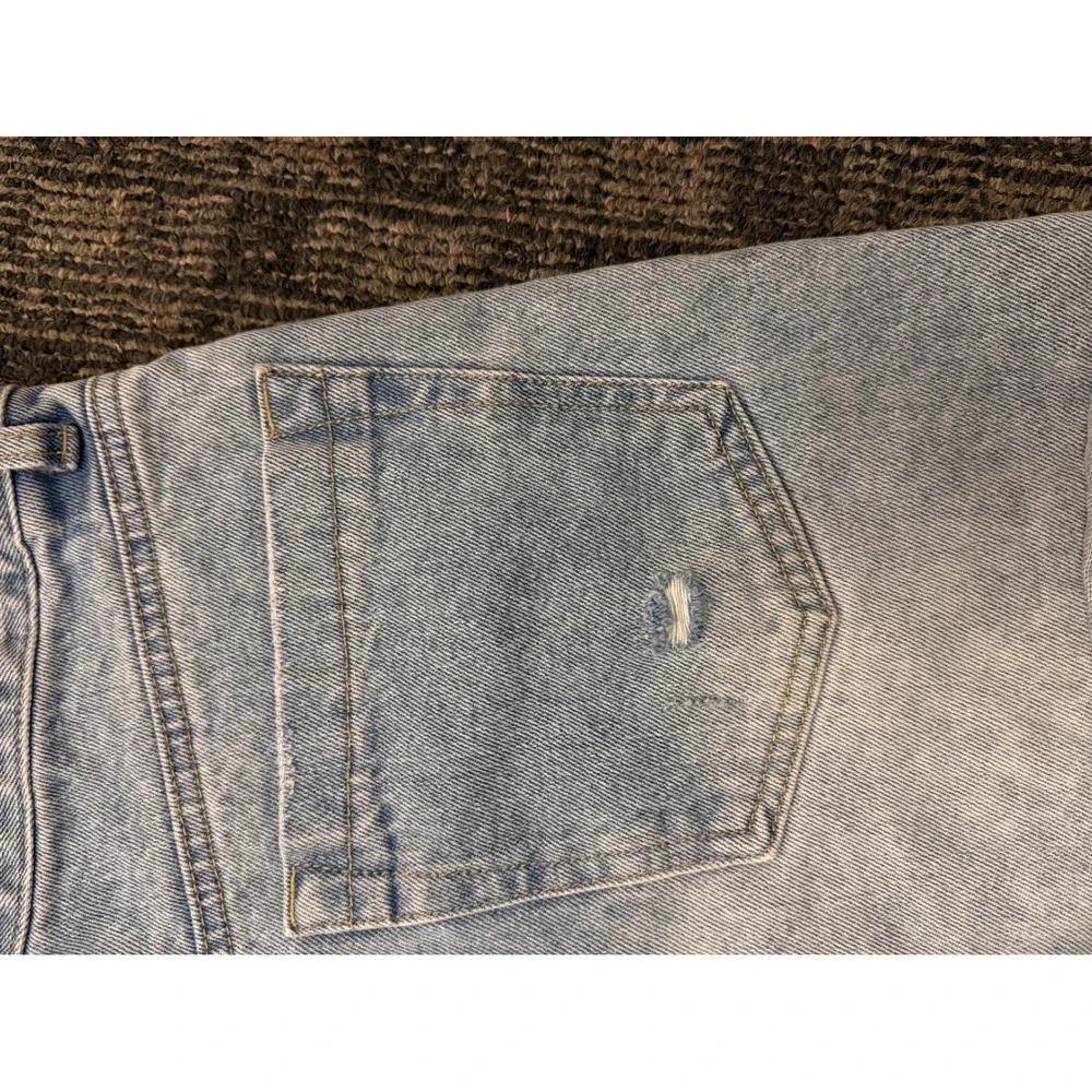 Chelsea Violet Distressed Denim Cut Off Shorts Blue‎ Light Wash Raw Hem Size 26